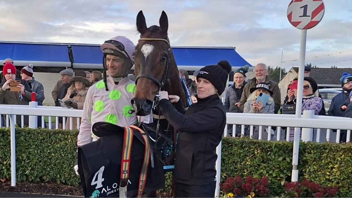Love Sign D’Aunou and Patrick Mullins after winning at Naas