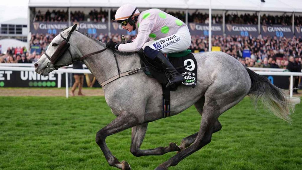 Lossiemouth in full flight under Paul Townend