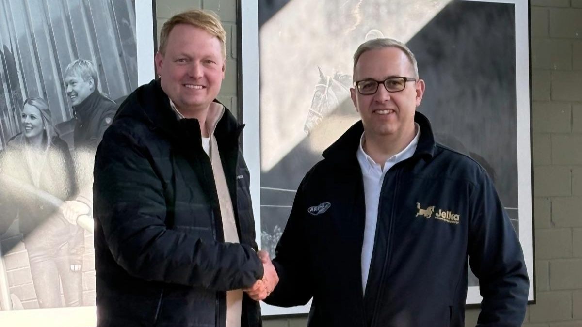 Pictured here right, Adrian Hindley (Jelka) and left, Oliver Sandmann (Sascotec) at Sascotec’s facility, marking Jelka’s appointment as UK distributor for Sascotec Horsepower conditioning and rehabilitation systems.